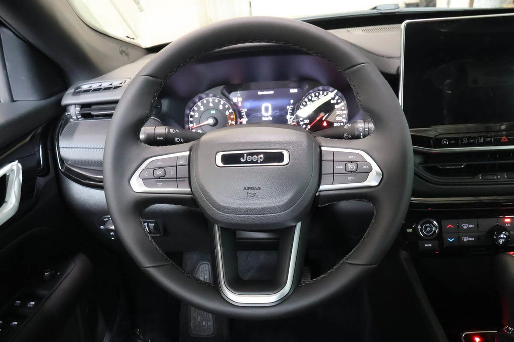 Jeep Compass NORTH 2026 à Terrebonne, Québec - 10 - w1024h768px