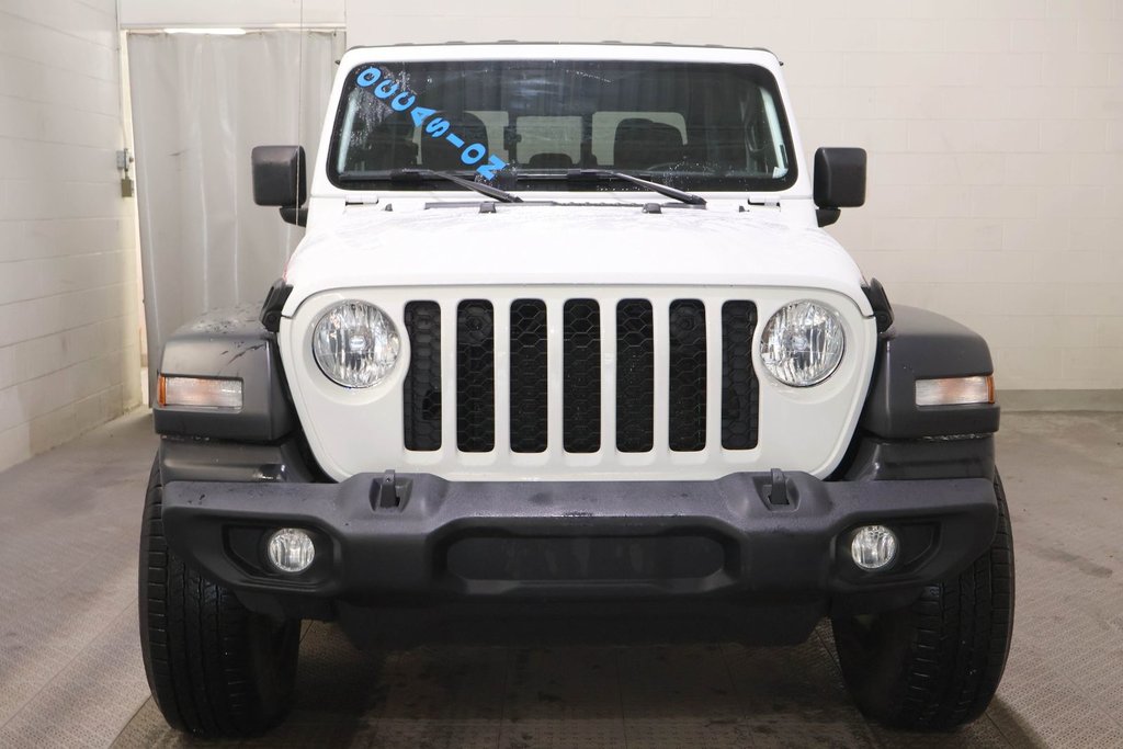 2020 Jeep Gladiator SPORT S + 4X4 + TOIT RIGIDE in Terrebonne, Quebec - 2 - w1024h768px