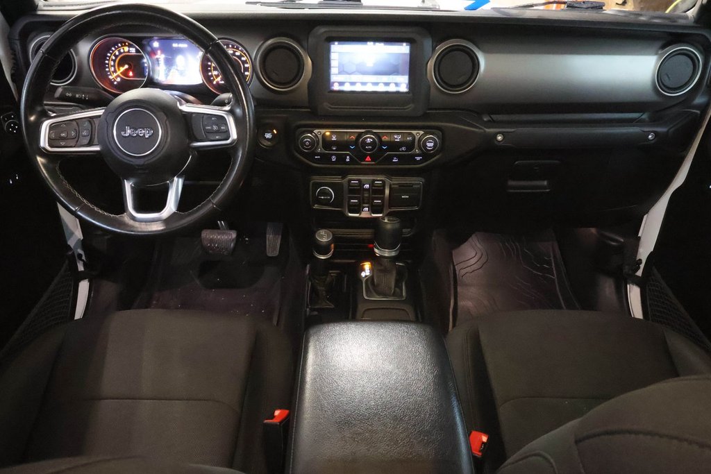 2020 Jeep Gladiator SPORT S + 4X4 + TOIT RIGIDE in Terrebonne, Quebec - 13 - w1024h768px