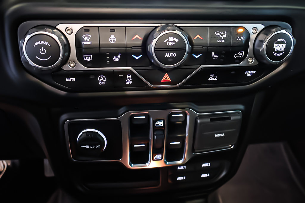 Jeep Gladiator WILLYS + 4X4 + V6 3.6L 2021 à Terrebonne, Québec - 23 - w1024h768px