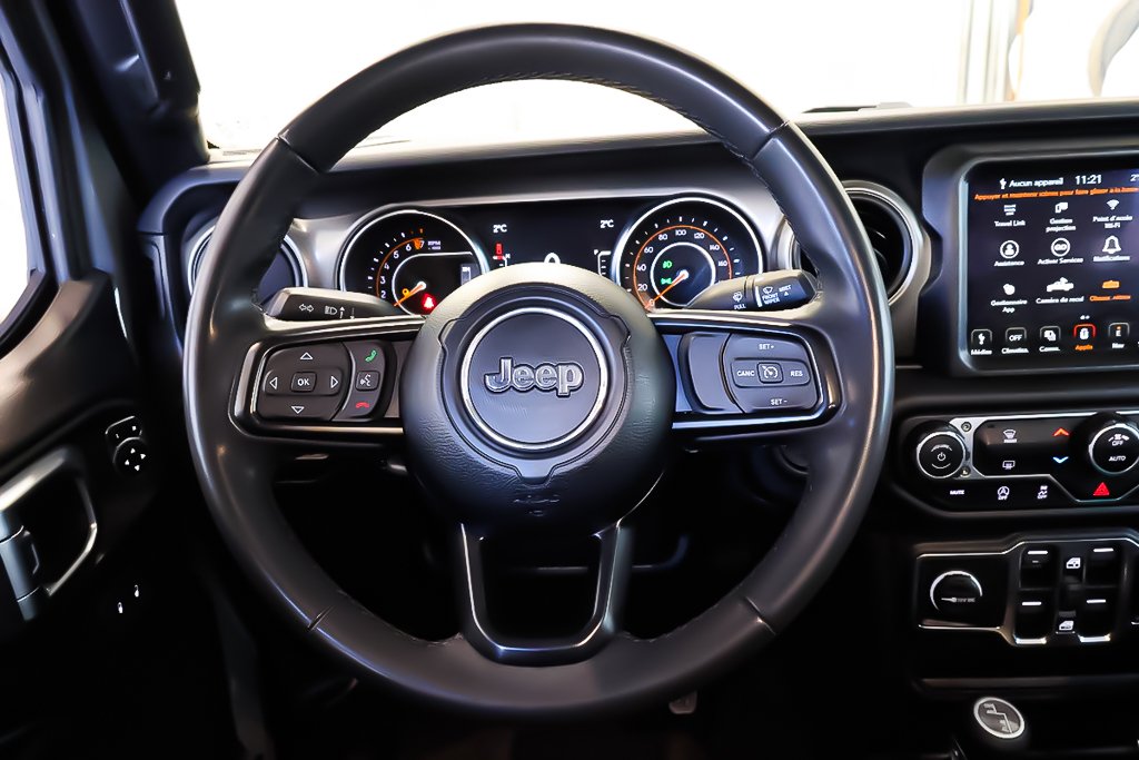 2023 Jeep Gladiator WILLYS + 4X4 + V6 3.6L + TOIT RIGIDE in Terrebonne, Quebec - 14 - w1024h768px