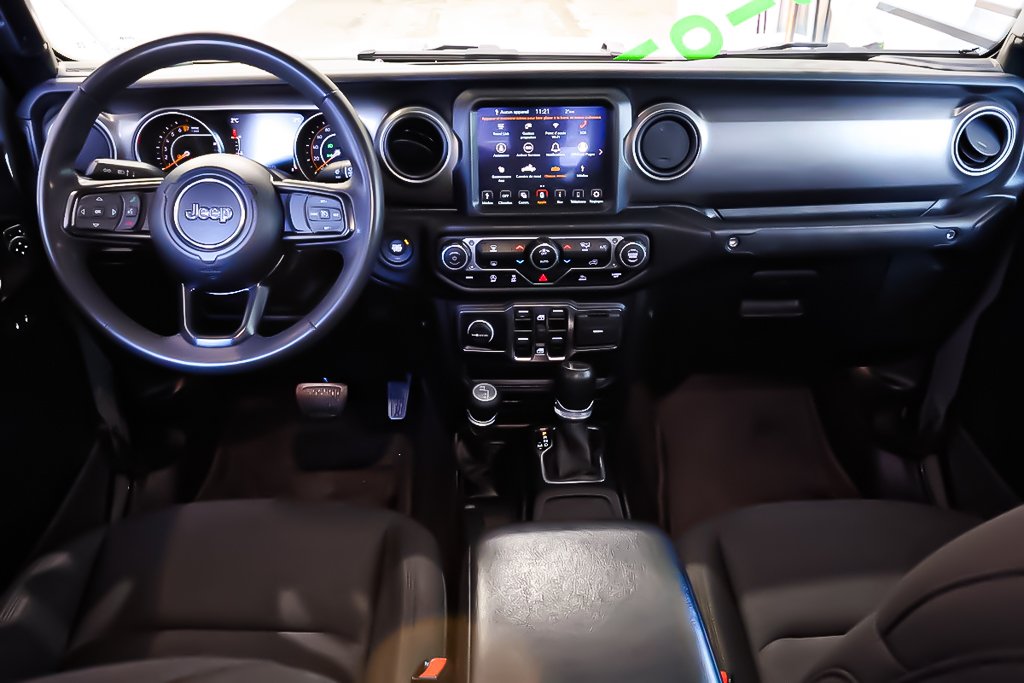 2023 Jeep Gladiator WILLYS + 4X4 + V6 3.6L + TOIT RIGIDE in Terrebonne, Quebec - 13 - w1024h768px