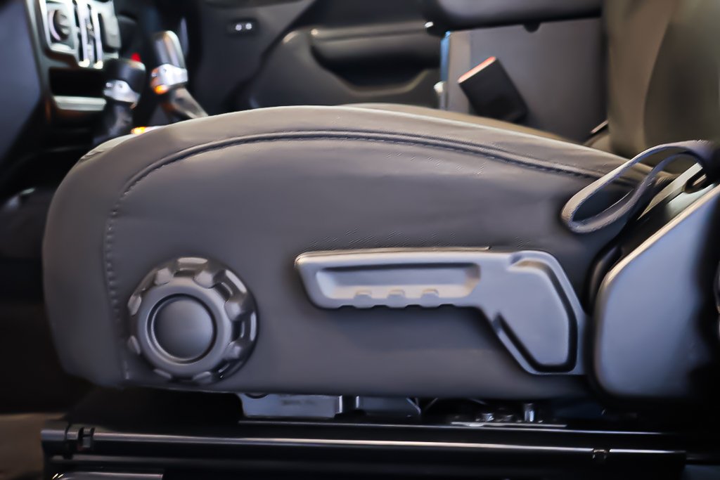 2023 Jeep Gladiator WILLYS + 4X4 + V6 3.6L + TOIT RIGIDE in Terrebonne, Quebec - 11 - w1024h768px