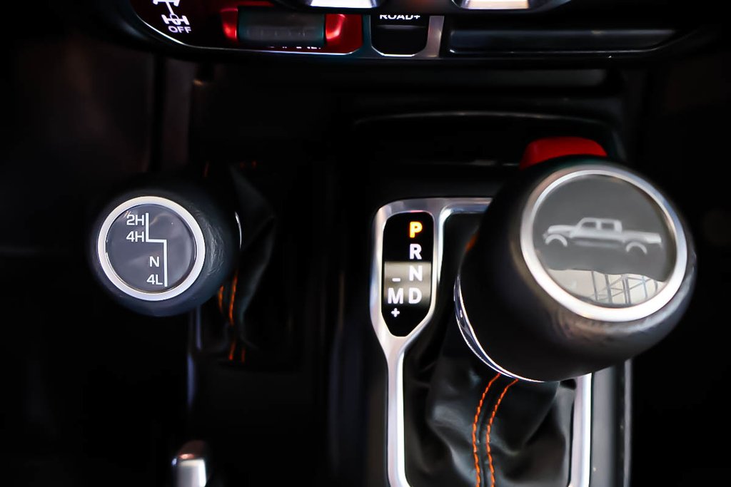 2023 Jeep Gladiator MOJAVE + 4X4 + ENSEMBLE TEMPS FROID in Terrebonne, Quebec - 19 - w1024h768px