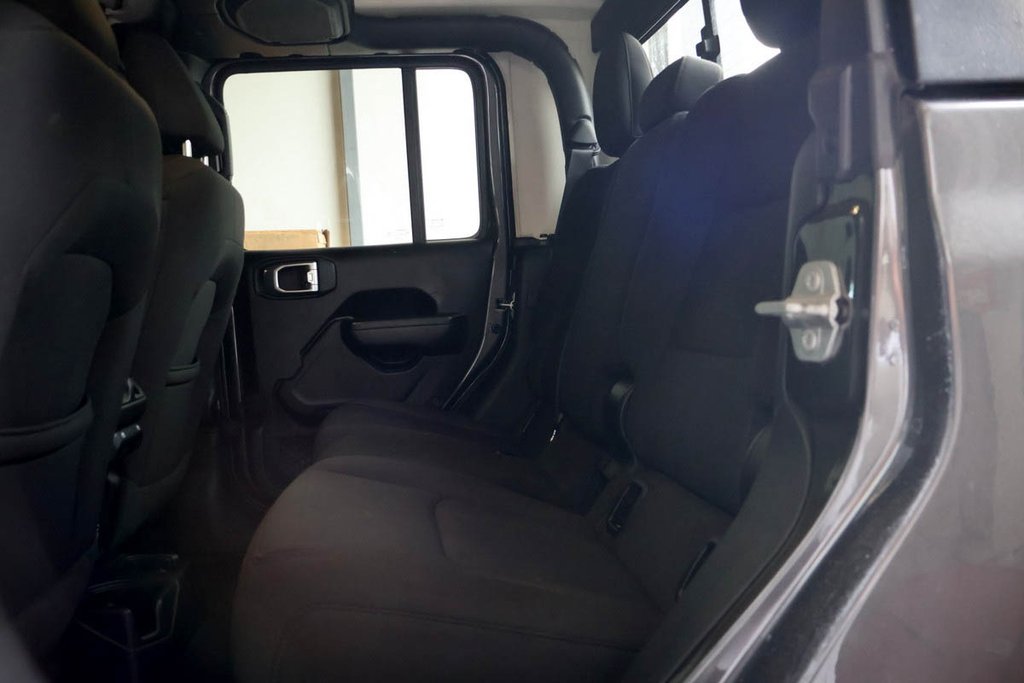 Jeep GLADIATOR SPORT S + 4X4 + TOIT RIGIDE 2023 à Terrebonne, Québec - 29 - w1024h768px