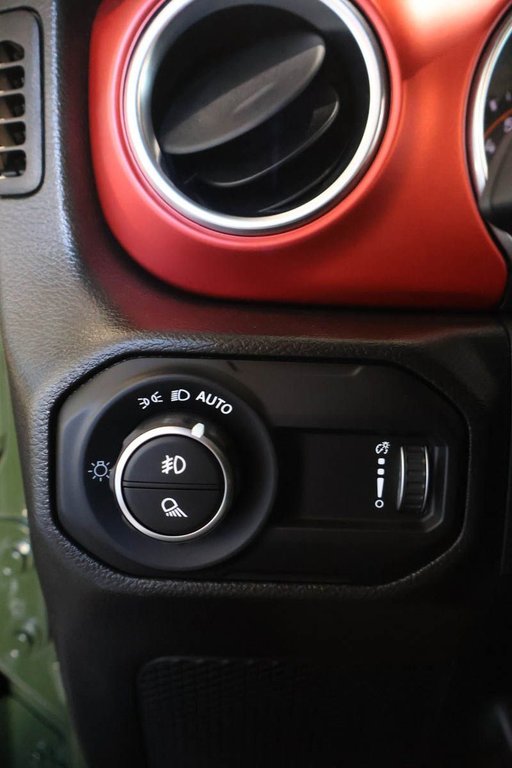 2023 Jeep Gladiator RUBICON + 4X4 + TOIT RIGIDE in Terrebonne, Quebec - 26 - w1024h768px