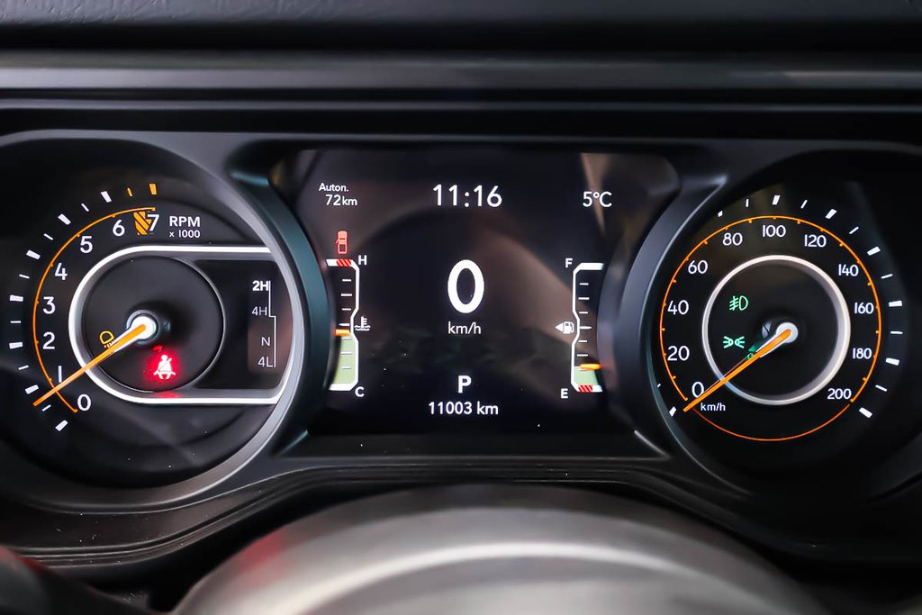 2024 Jeep Gladiator SPORT NIGHTHAWK + 4X4 + TOIT RIGIDE in Terrebonne, Quebec - 18 - w1024h768px