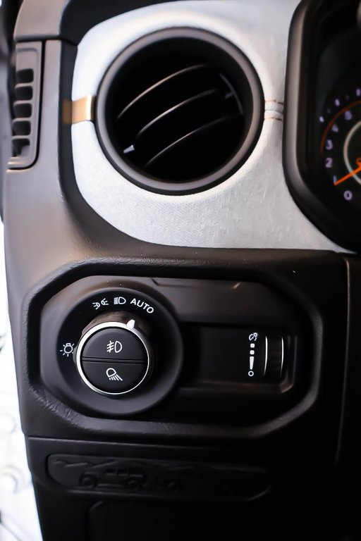 2024 Jeep Gladiator SPORT NIGHTHAWK + 4X4 + TOIT RIGIDE in Terrebonne, Quebec - 25 - w1024h768px