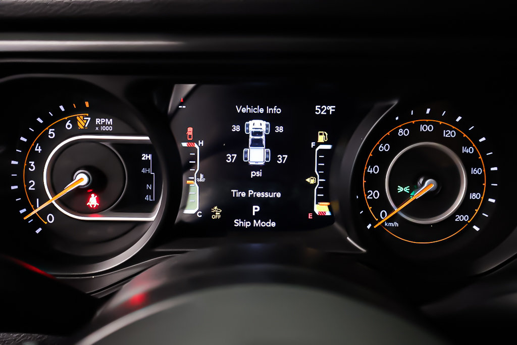 Jeep Gladiator NIGHTHAWK 2025 à Terrebonne, Québec - 14 - w1024h768px