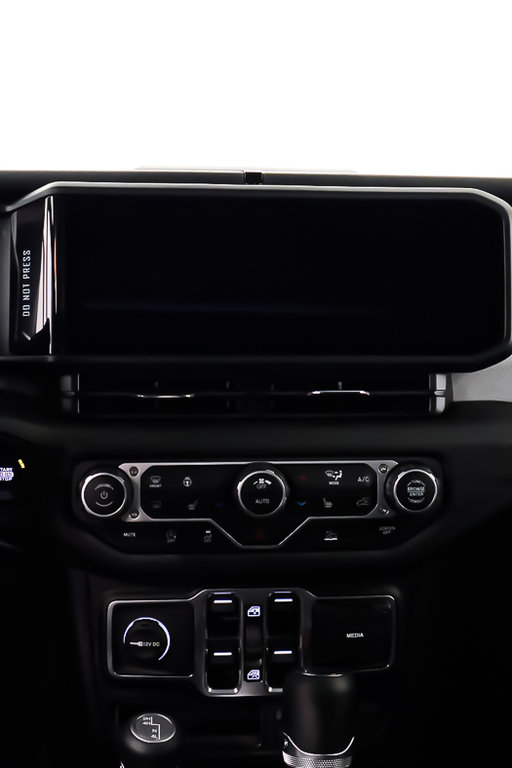 Jeep Gladiator NIGHTHAWK 2025 à Terrebonne, Québec - 15 - w1024h768px