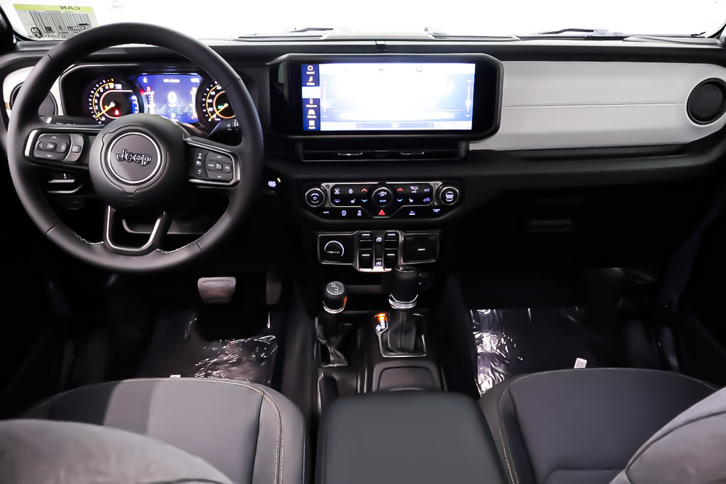 Jeep Gladiator NIGHTHAWK 2025 à Terrebonne, Québec - 10 - w1024h768px