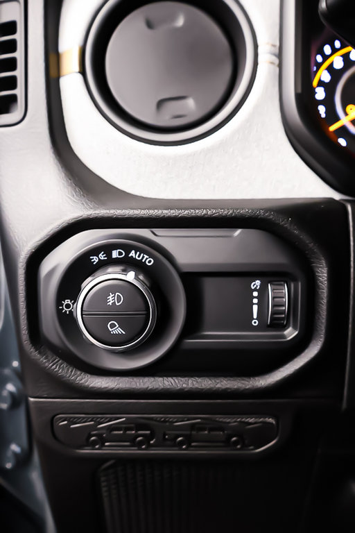 Jeep Gladiator NIGHTHAWK 2025 à Terrebonne, Québec - 19 - w1024h768px