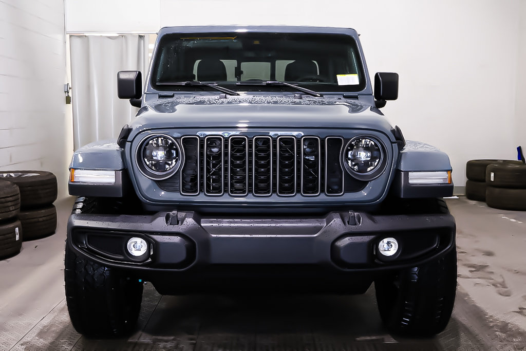 Jeep Gladiator NIGHTHAWK 2025 à Terrebonne, Québec - 2 - w1024h768px