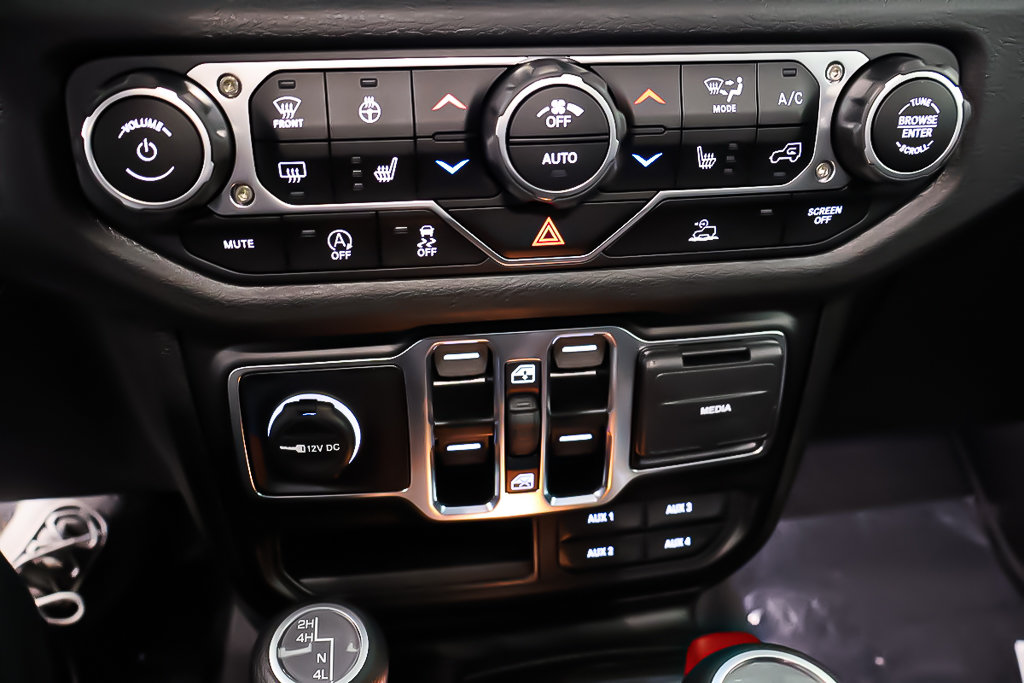 Jeep Gladiator NIGHTHAWK 2025 à Terrebonne, Québec - 17 - w1024h768px
