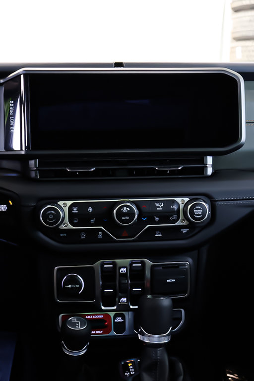 2025 Jeep Gladiator MOJAVE in Terrebonne, Quebec - 15 - w1024h768px