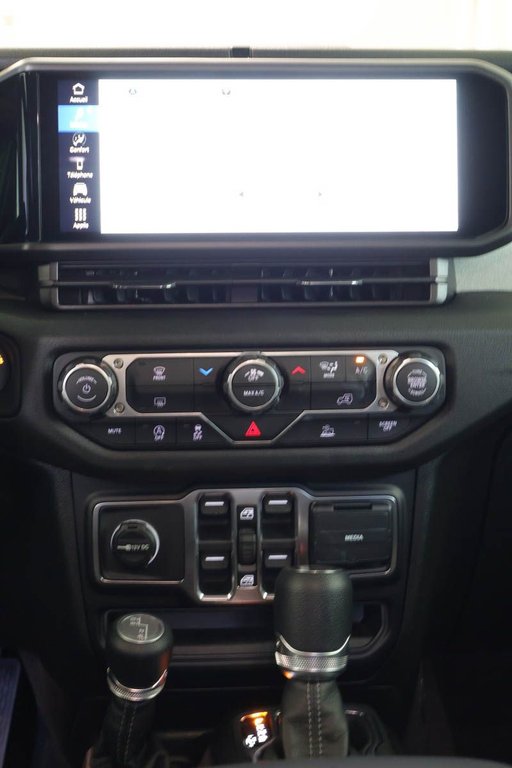 Jeep Gladiator SPORT S 2026 à Terrebonne, Québec - 15 - w1024h768px