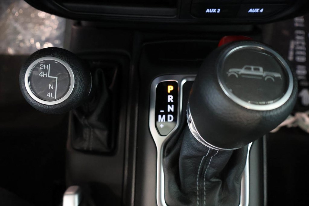 2026 Jeep Gladiator SPORT S in Terrebonne, Quebec - 18 - w1024h768px