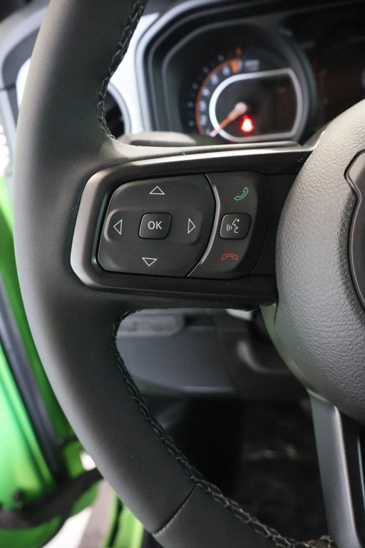 2026 Jeep Gladiator SPORT S in Terrebonne, Quebec - 12 - w1024h768px