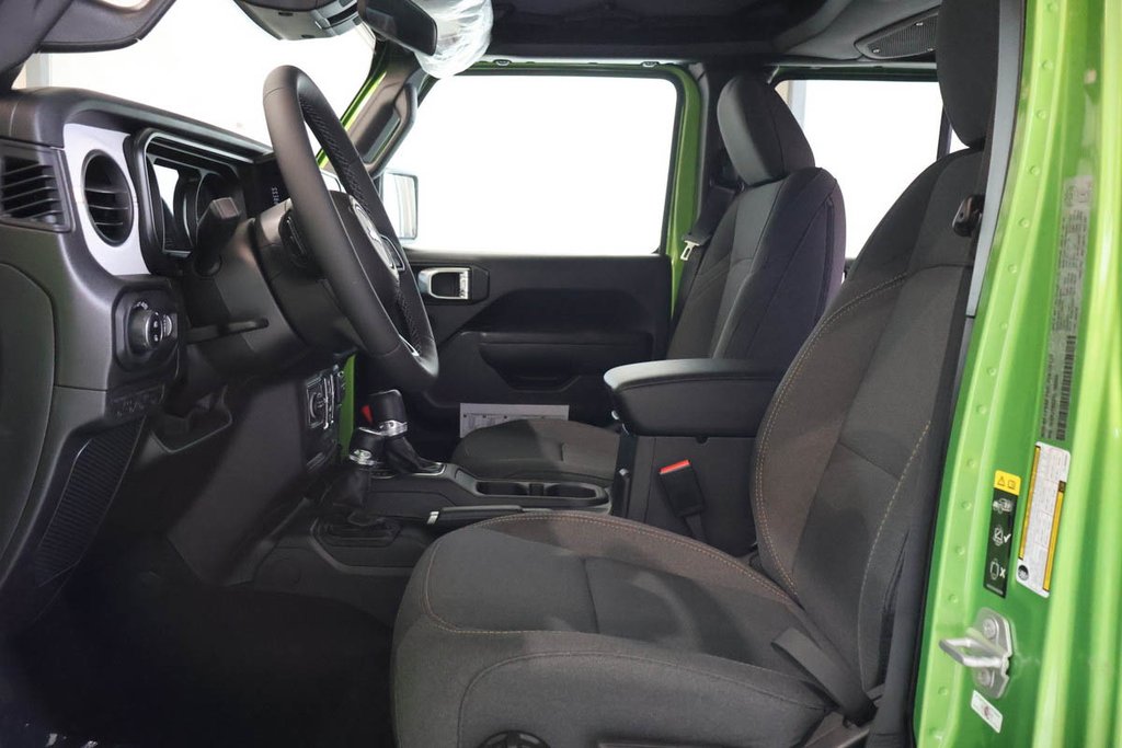 2026 Jeep Gladiator SPORT S in Terrebonne, Quebec - 8 - w1024h768px