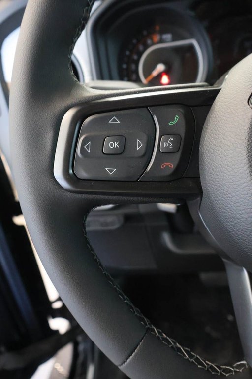 2026 Jeep Gladiator SPORT S in Terrebonne, Quebec - 12 - w1024h768px