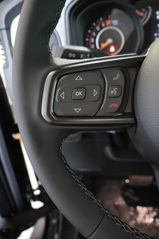Jeep Gladiator SPORT S 2026 à Terrebonne, Québec - 12 - w1024h768px