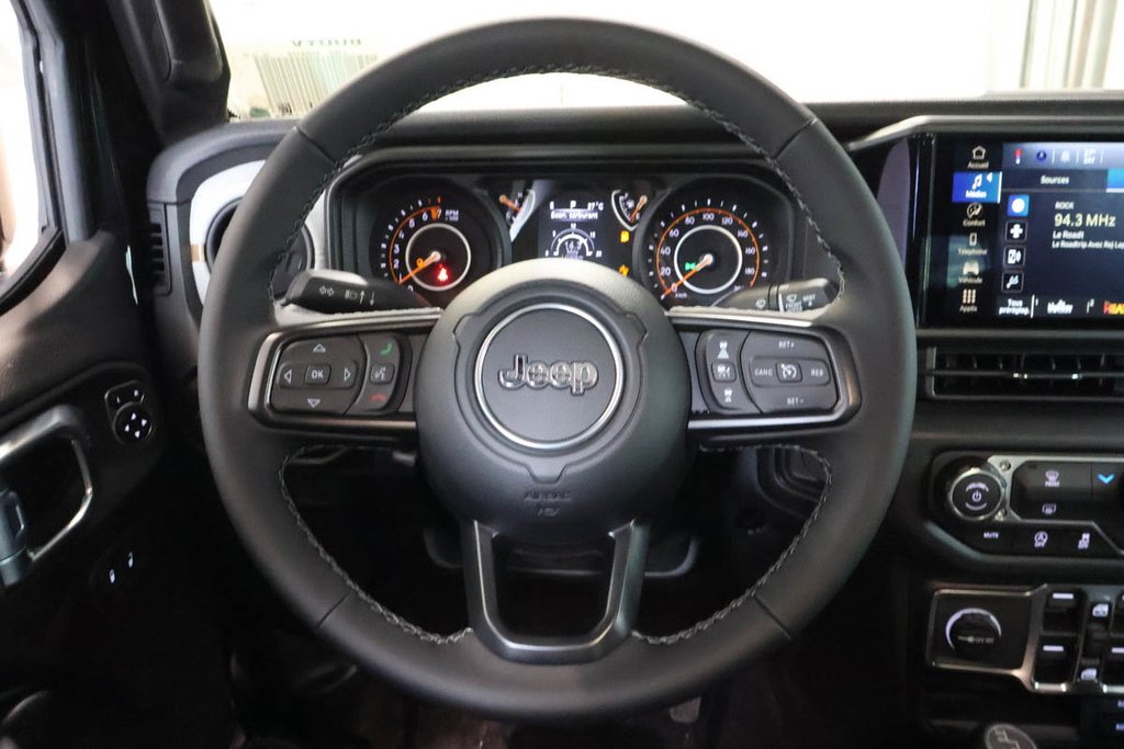 Jeep Gladiator SPORT S 2026 à Terrebonne, Québec - 11 - w1024h768px