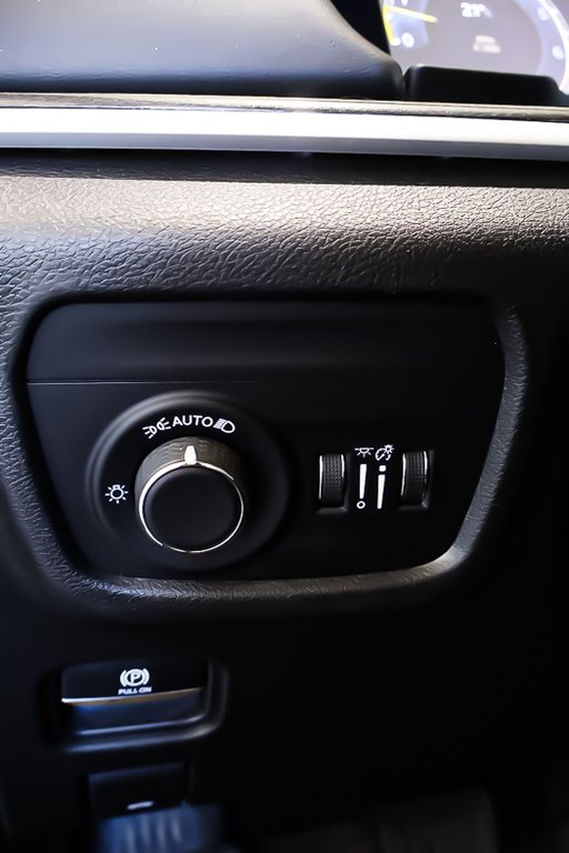 2023 Jeep Grand Cherokee L ALTITUDE + 4X4 + V6 3.6L + TOIT OUVRANT in Terrebonne, Quebec - 23 - w1024h768px