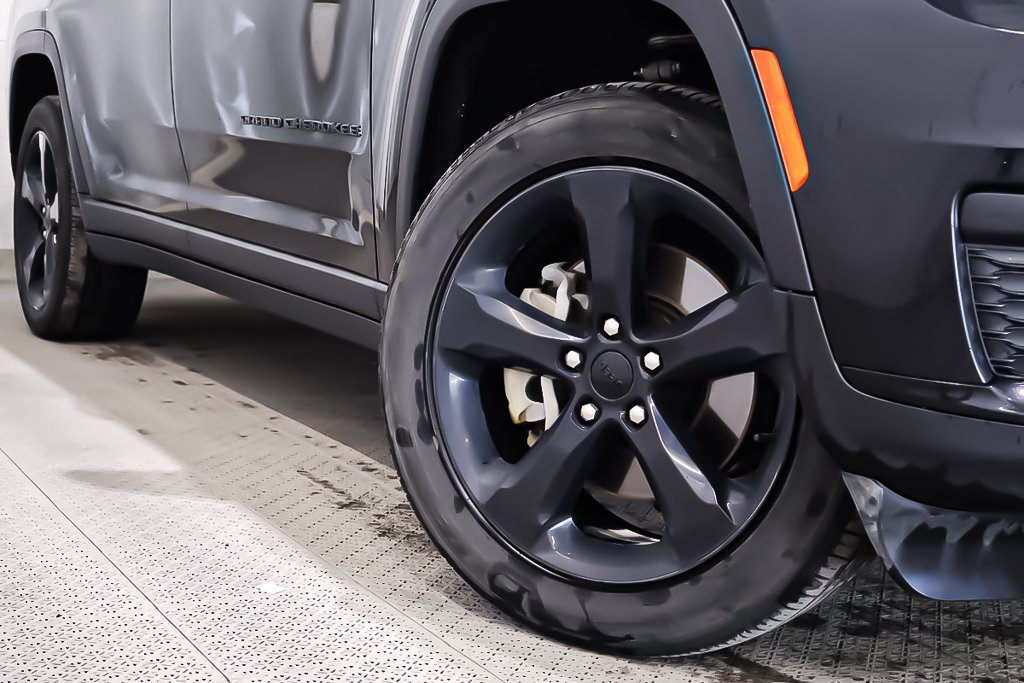 2023 Jeep Grand Cherokee L ALTITUDE + 4X4 + V6 3.6L + TOIT OUVRANT in Terrebonne, Quebec - 9 - w1024h768px