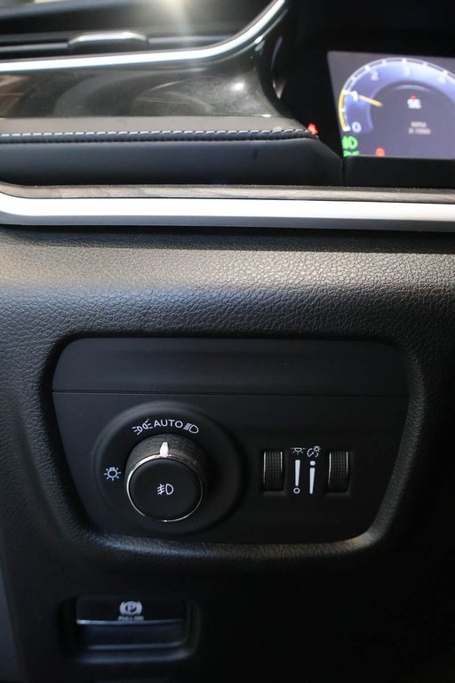 Jeep Grand Cherokee L LIMITED + 4X4 + ALLURE NOIRE + CUIR + DEMARREUR 2023 à Terrebonne, Québec - 29 - w1024h768px