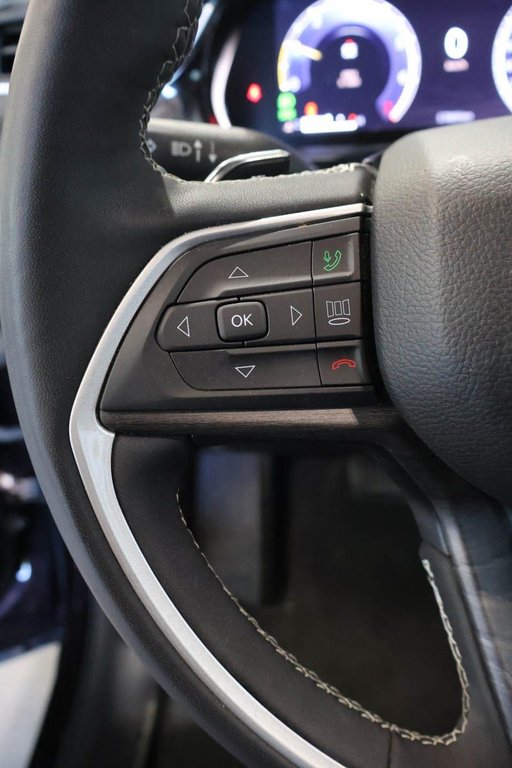 Jeep Grand Cherokee L LIMITED + 4X4 + ALLURE NOIRE + CUIR + DEMARREUR 2023 à Terrebonne, Québec - 18 - w1024h768px