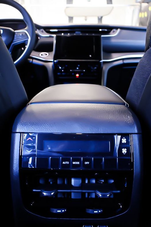 Jeep Grand Cherokee L ALTITUDE + 4X4 + V6 3.6L + TOIT OUVRANT 2024 à Terrebonne, Québec - 18 - w1024h768px