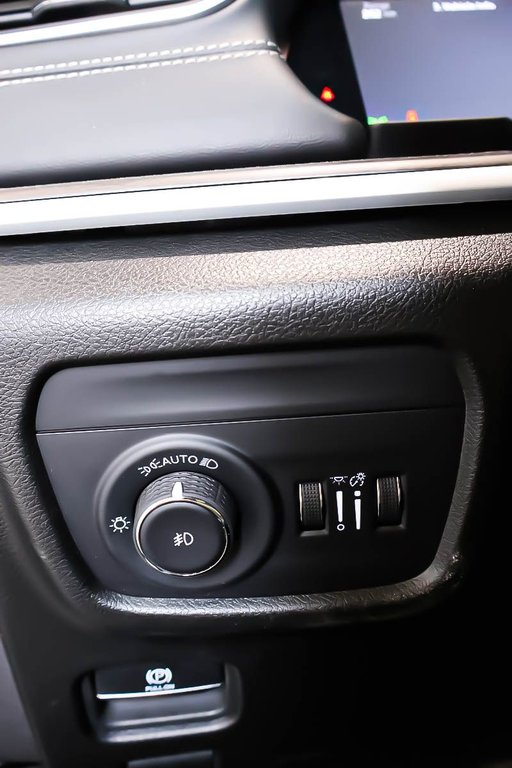 2024 Jeep Grand Cherokee L LIMITED + 4X4 + ALLURE NOIRE + TOIT OUVRANT PANO in Terrebonne, Quebec - 29 - w1024h768px