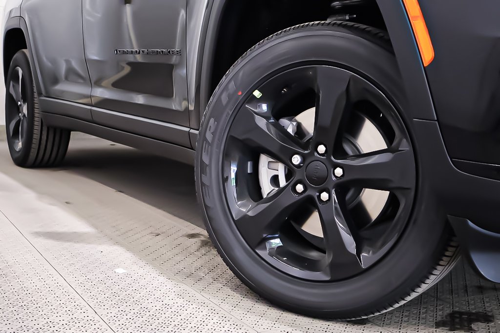 Jeep Grand Cherokee L ALTITUDE 2025 à Terrebonne, Québec - 9 - w1024h768px