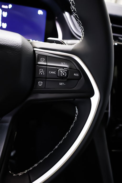 Jeep Grand Cherokee L ALTITUDE 2025 à Terrebonne, Québec - 16 - w1024h768px