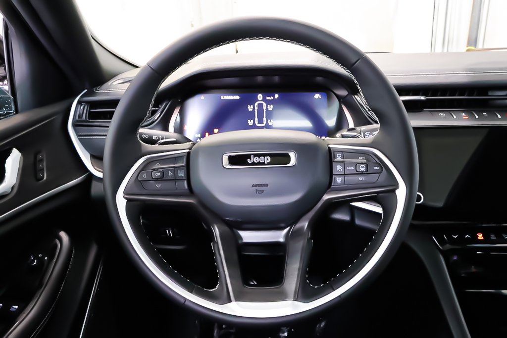 2026 Jeep Grand Cherokee L LIMITED in Terrebonne, Quebec - 14 - w1024h768px