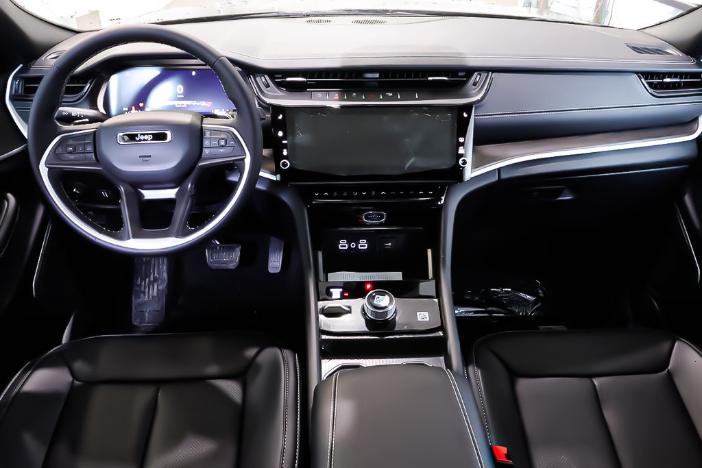 Jeep Grand Cherokee L LIMITED 2026 à Terrebonne, Québec - 13 - w1024h768px