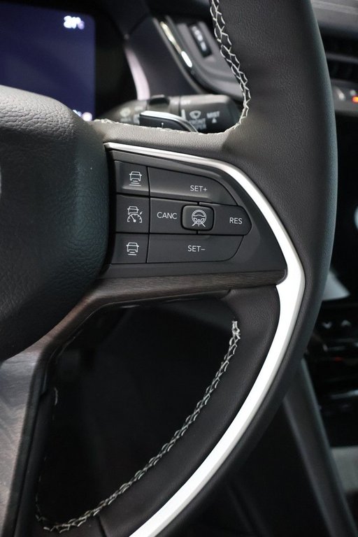 2026 Jeep Grand Cherokee L ALTITUDE in Terrebonne, Quebec - 11 - w1024h768px