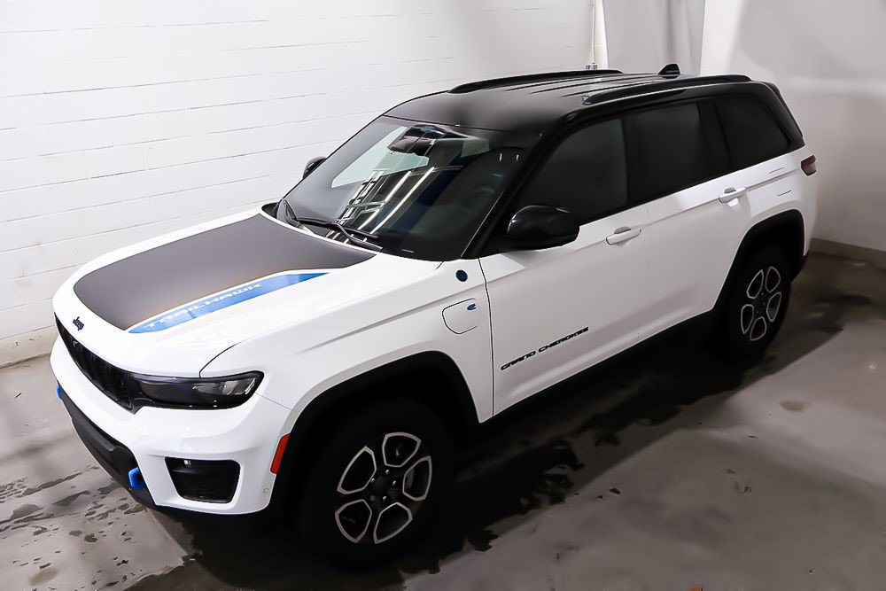 2022 Jeep Grand Cherokee TRAILHAWK + CUIR + ENS REMORQUAGE + CAMERA PANO in Terrebonne, Quebec - 2 - w1024h768px