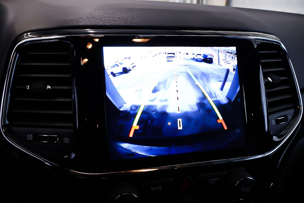 Jeep Grand Cherokee WK ALTITUDE + 4X4 + DEMARREUR + NAVIGATION GPS 2022 à Terrebonne, Québec - 21 - w1024h768px