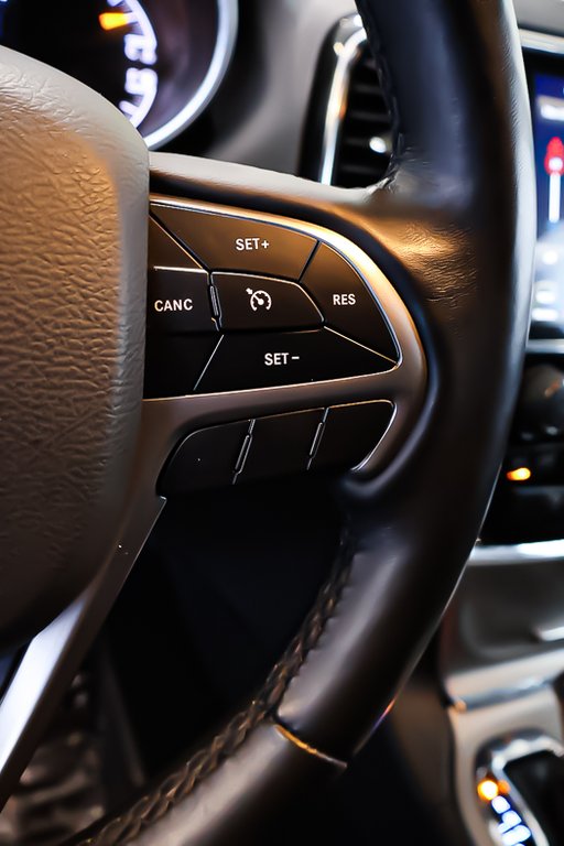 Jeep Grand Cherokee WK ALTITUDE + 4X4 + DEMARREUR + NAVIGATION GPS 2022 à Terrebonne, Québec - 17 - w1024h768px