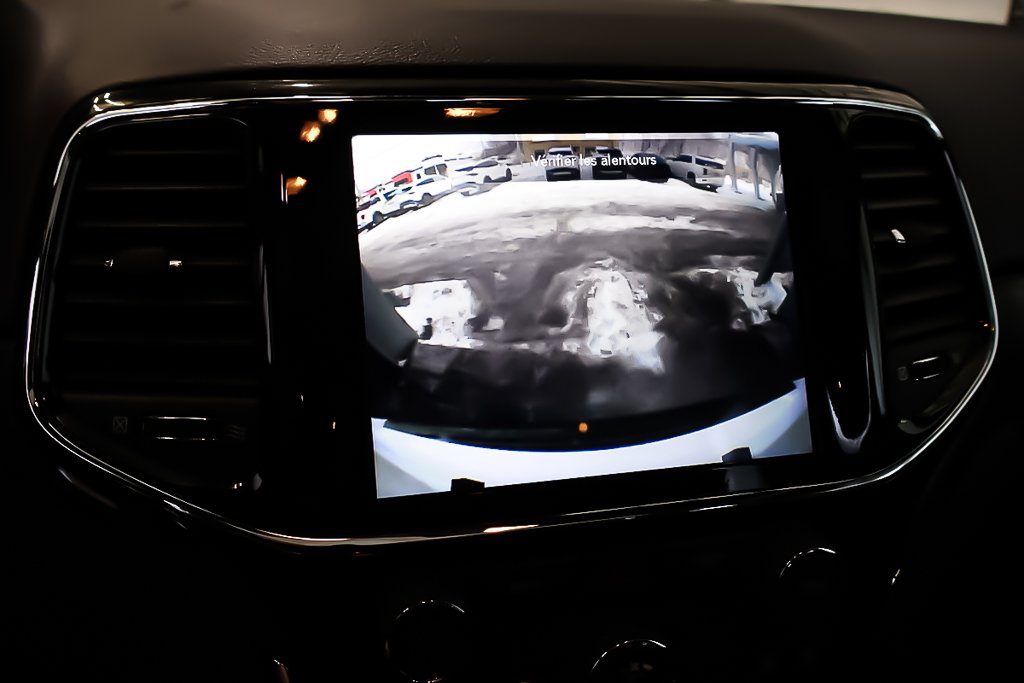 Jeep Grand Cherokee WK ALTITUDE + 4X4 + TOIT OUVRANT 2022 à Terrebonne, Québec - 22 - w1024h768px