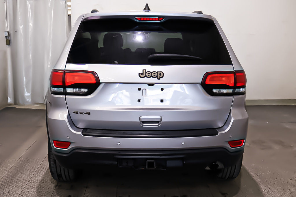 2017 Jeep Grand Cherokee LAREDO 75E ANNIVERSAIRE + 4X4 + V6 3.6L + in Terrebonne, Quebec - 5 - w1024h768px
