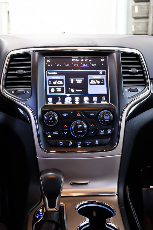 2017 Jeep Grand Cherokee LAREDO 75E ANNIVERSAIRE + 4X4 + V6 3.6L + in Terrebonne, Quebec - 19 - w1024h768px