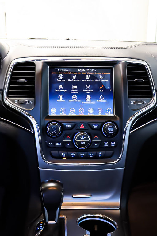 Jeep Grand Cherokee OVERLAND + 4X4 + TOIT OUVRANT 2018 à Terrebonne, Québec - 11 - w1024h768px
