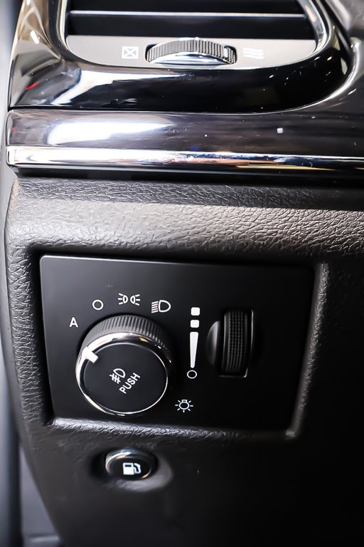 Jeep GRAND CHEROKEE WK OVERLAND + 4X4 + V6 3.6L + TOIT OUVRANT PANO 2019 à Terrebonne, Québec - 21 - w1024h768px