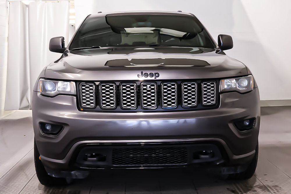 2020 Jeep Grand Cherokee LAREDO + ALTITUDE + 4X4 + TOIT OUVRANT + GPS in Terrebonne, Quebec - 2 - w1024h768px