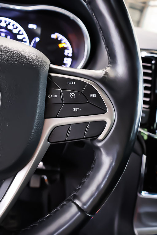 2020 Jeep Grand Cherokee ALTITUDE + 4X4 + V6 3.6L + TOIT OUVRANT in Terrebonne, Quebec - 18 - w1024h768px