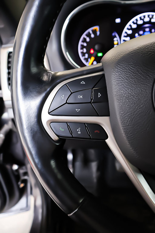 2020 Jeep Grand Cherokee ALTITUDE + 4X4 + V6 3.6L + TOIT OUVRANT in Terrebonne, Quebec - 17 - w1024h768px