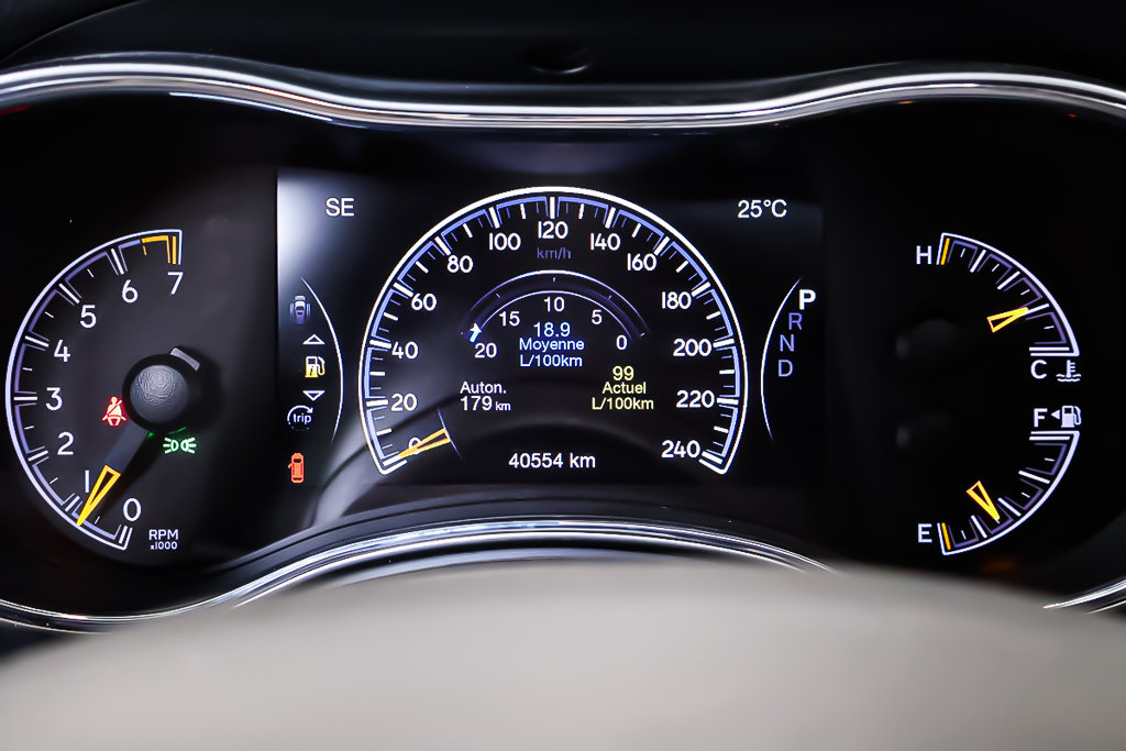 2020 Jeep Grand Cherokee ALTITUDE + 4X4 + V6 3.6L + TOIT OUVRANT in Terrebonne, Quebec - 19 - w1024h768px