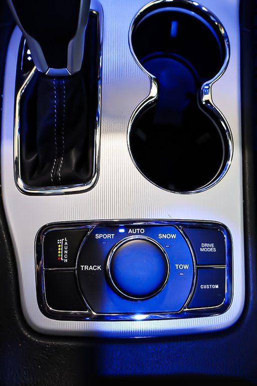 Jeep Grand Cherokee SRT + 4X4 + V8 HEMI 6.4L + TOIT OUVRANT PANO 2020 à Terrebonne, Québec - 27 - w1024h768px